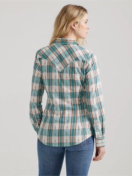 Ladies Wrangler Plaid Slim Western Snap Shirt - 112356677