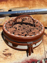 Tooled leather w/ Buckstitch Round Makeup Case (Brown)