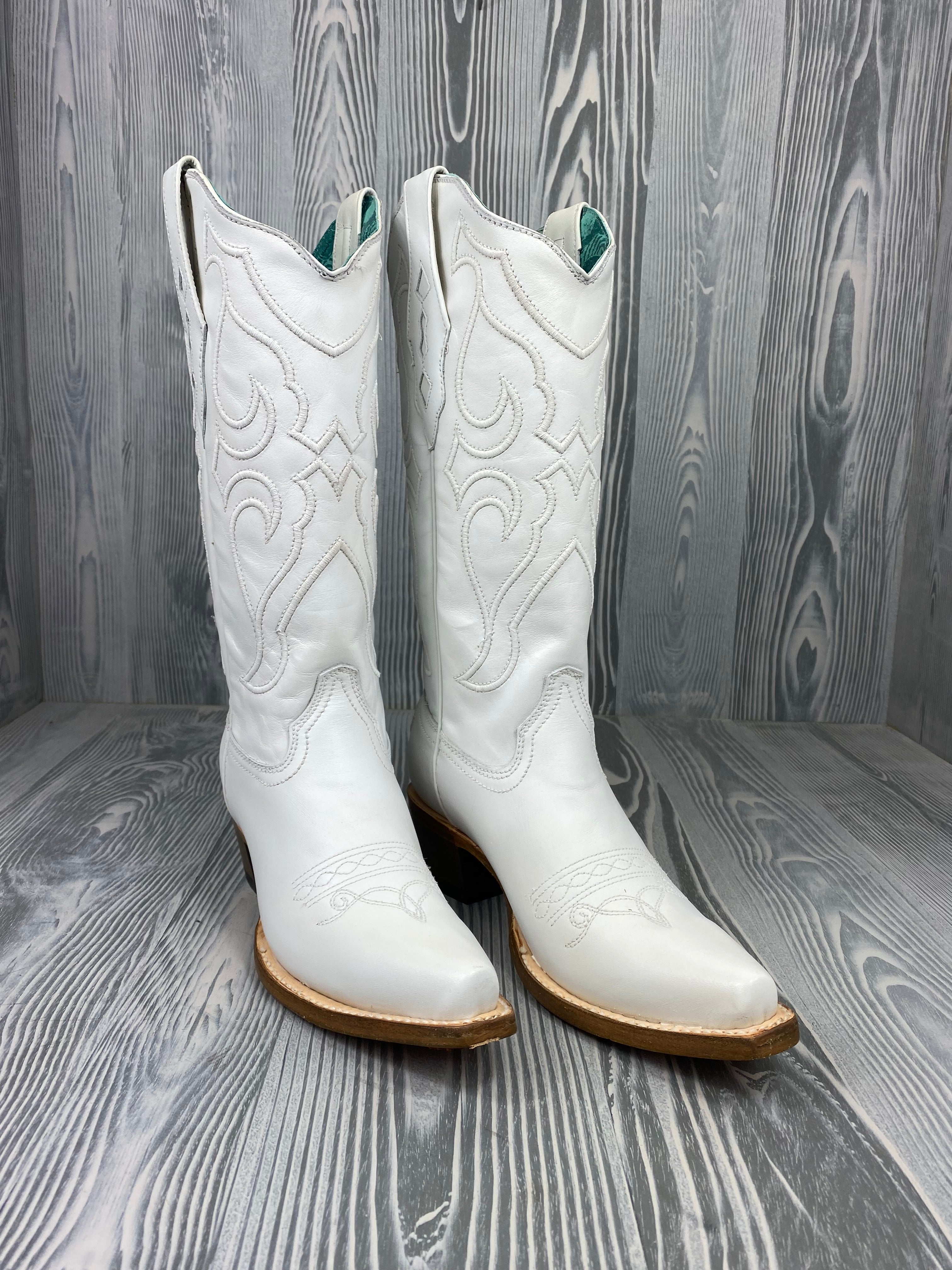 Cowboy boots hot sale women white