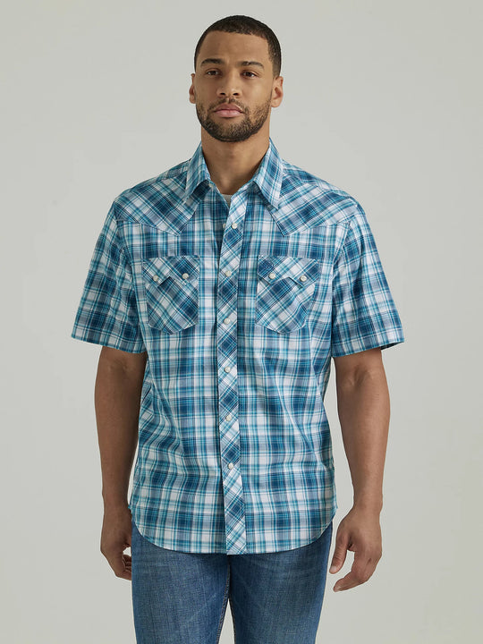 Men's WRANGLER RETRO® SHORT SLEEVE WESTERN SNAP WITH SAWTOOTH FLAP POCKET PLAID SHIRT IN TURQUOISE POP - 112346240