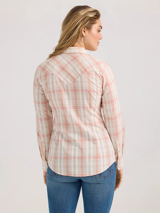 Ladies Wrangler Plaid Slim Western Snap Shirt - 112361631