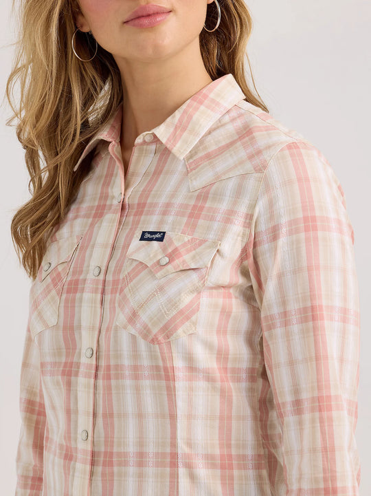 Ladies Wrangler Plaid Slim Western Snap Shirt - 112361631