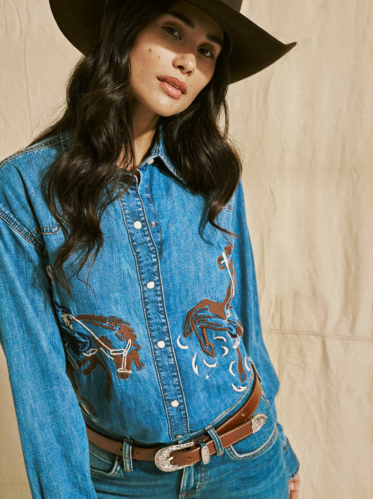 Ladies Wrangler Embroidered Horses Boyfriend Western Snap Shirt - 112371715