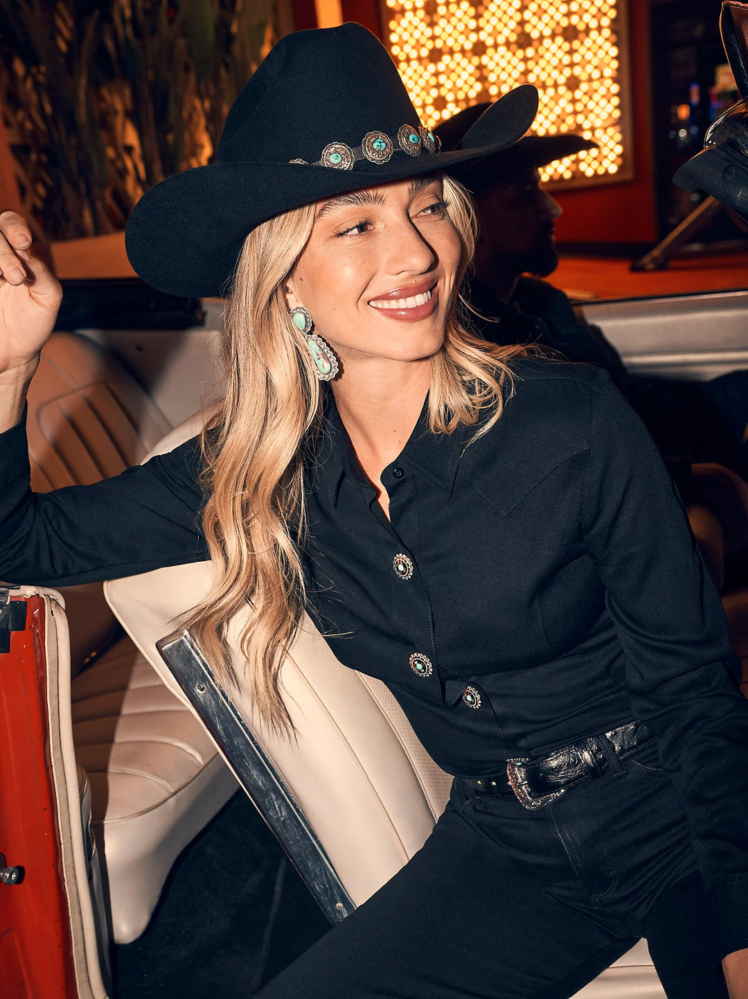 Ladies Wrangler Slim Concho Button Shirt - 112371916