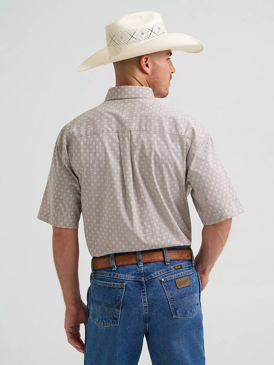 Men's Wrangler George Strait Short Sleeve Two Pocket Button Down Shirt - 112374614