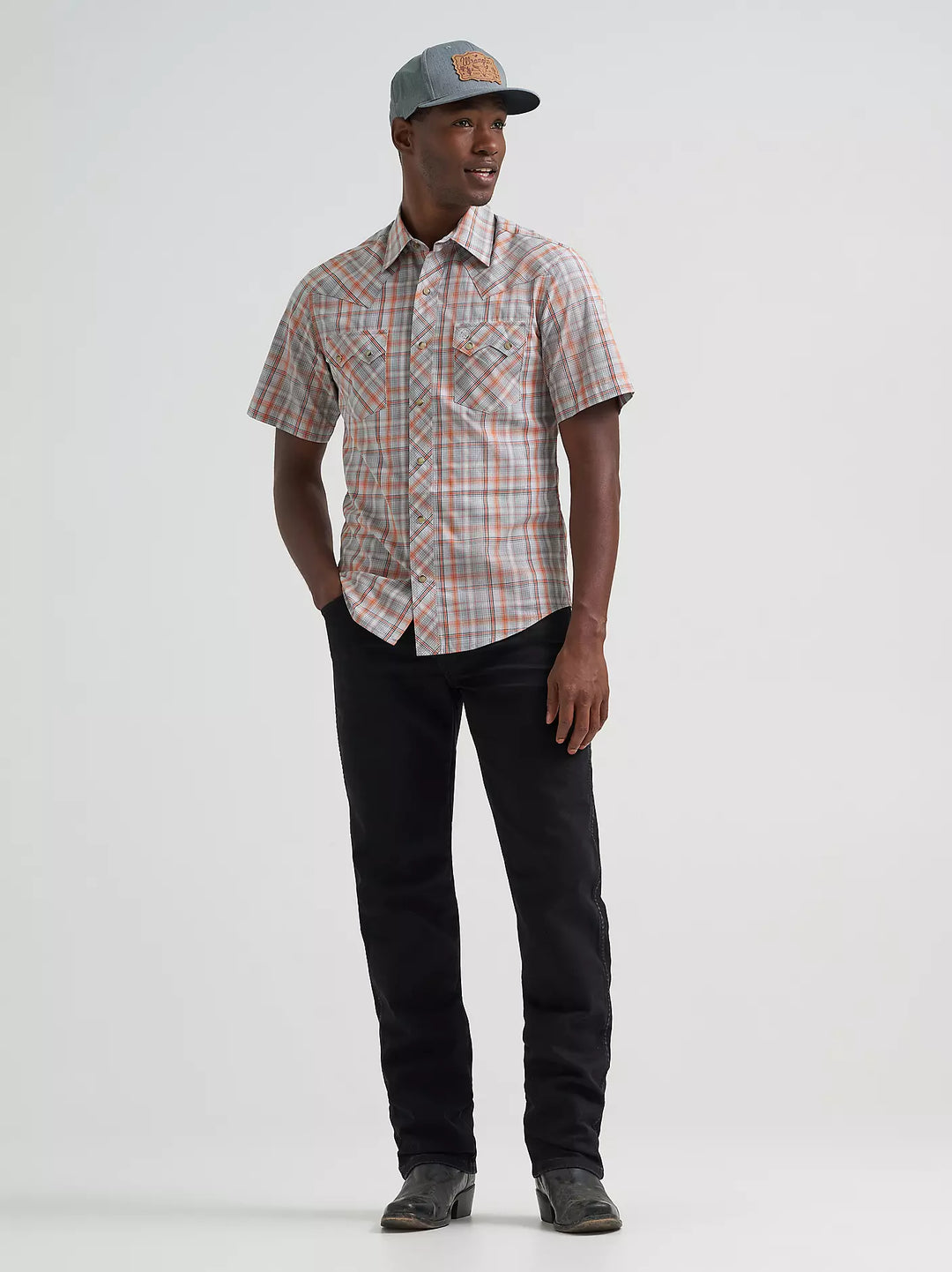 Men's Wrangler Retro® Short Sleeve Sawtooth Pocket Western Snap Shirt - 112378935