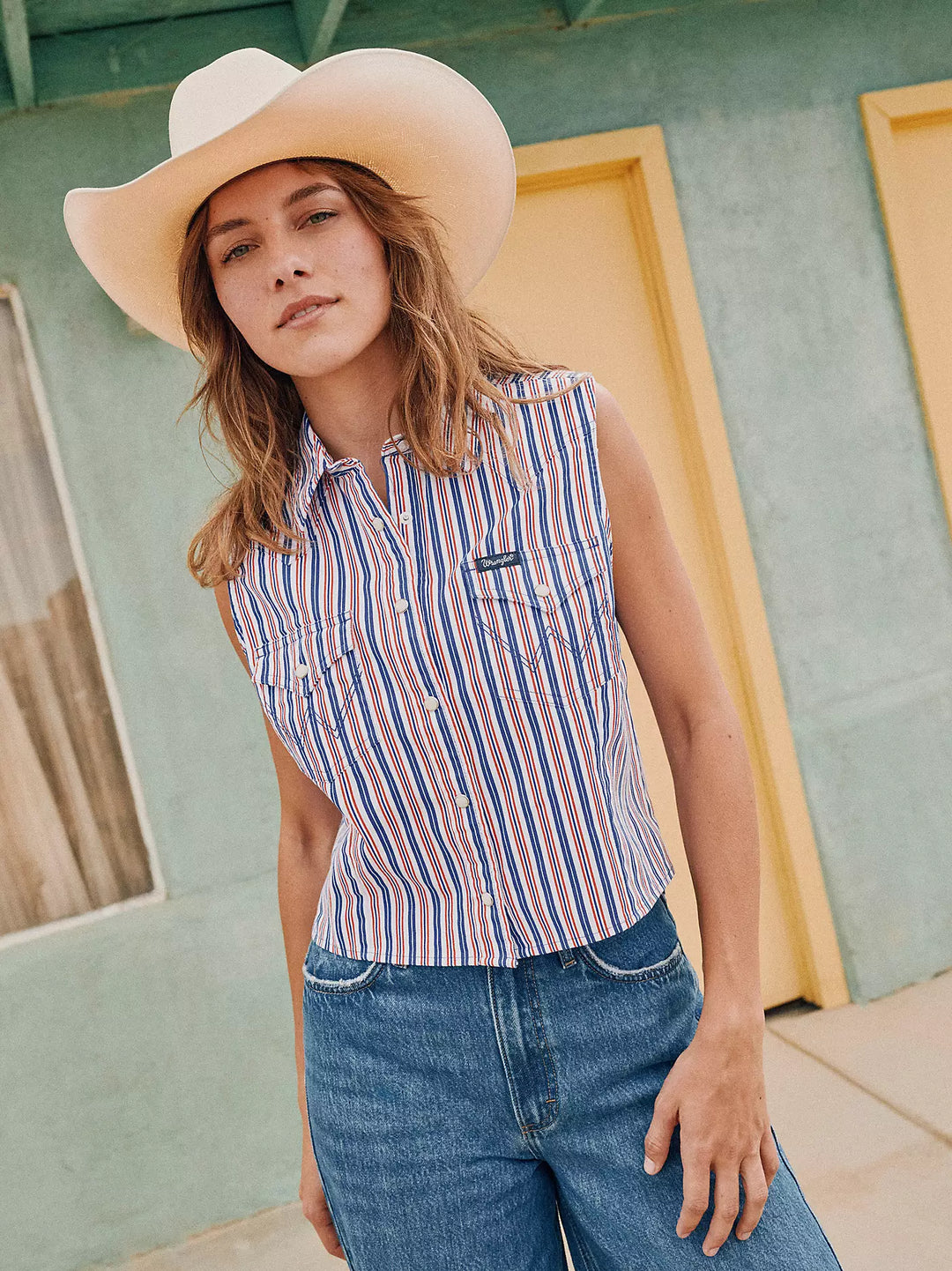 Ladies Wrangler Striped Sleeveless Snap Shirt - 112379486