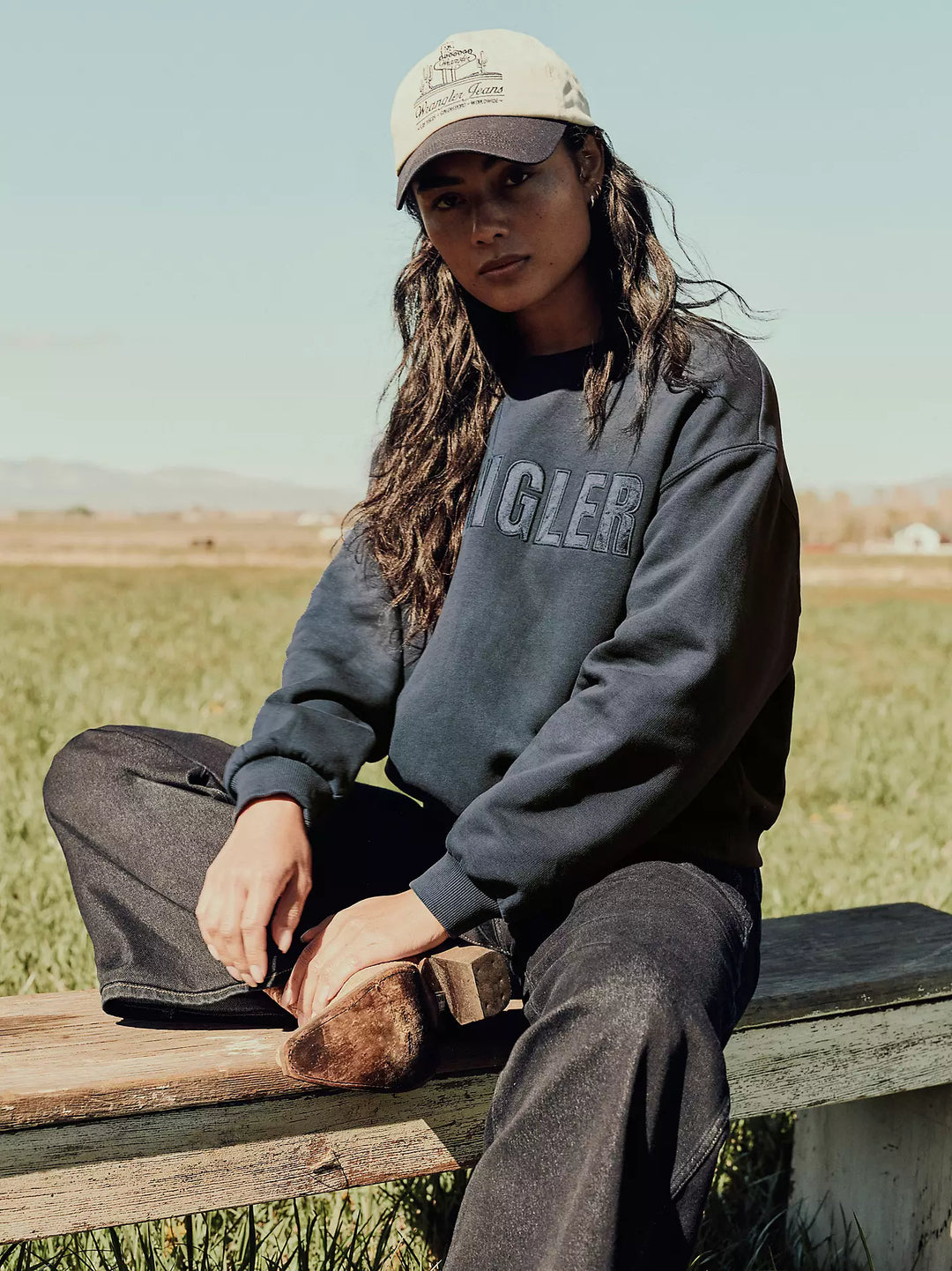 Ladies Wrangler Logo Canyon Crew Pullover - 112380259