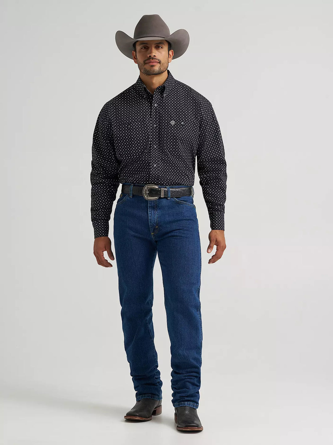 Men's Wrangler George Strait™ Long Sleeve Button Down Two Pocket Shirt - 112385356