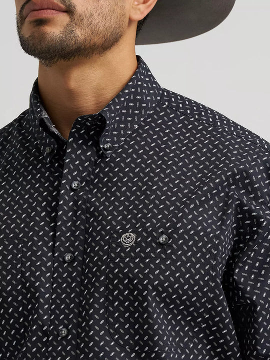 Men's Wrangler George Strait™ Long Sleeve Button Down Two Pocket Shirt - 112385356