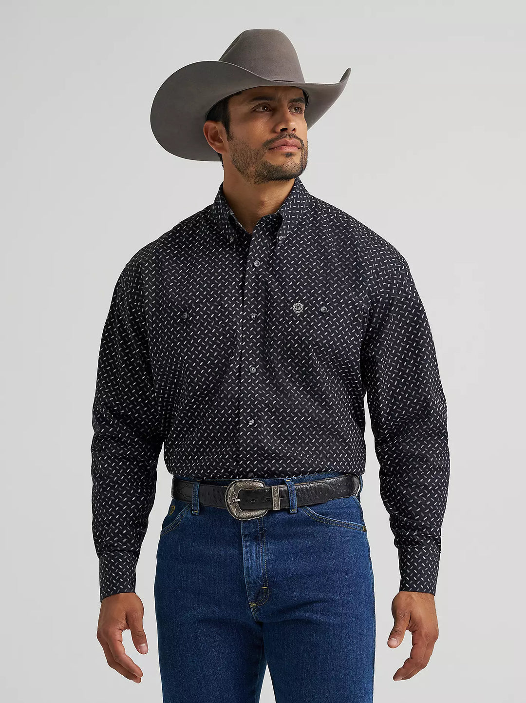 Men's Wrangler George Strait™ Long Sleeve Button Down Two Pocket Shirt - 112385356