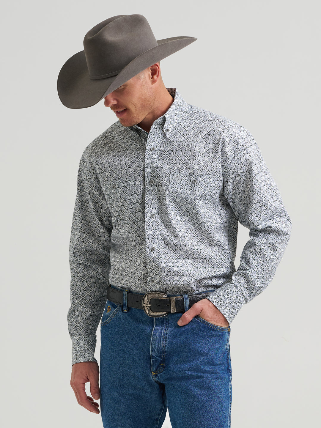 Men's Wrangler George Strait Long Sleeve Button Down Two Pocket Shirt - 112385368
