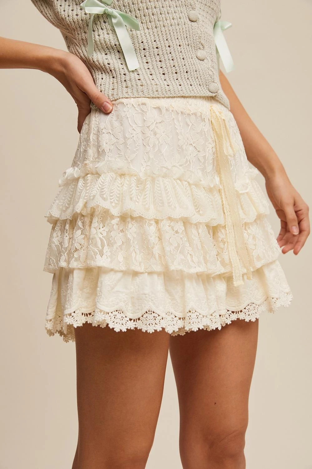 Ladies Listicle Lace Tiered Shorts - LP0257
