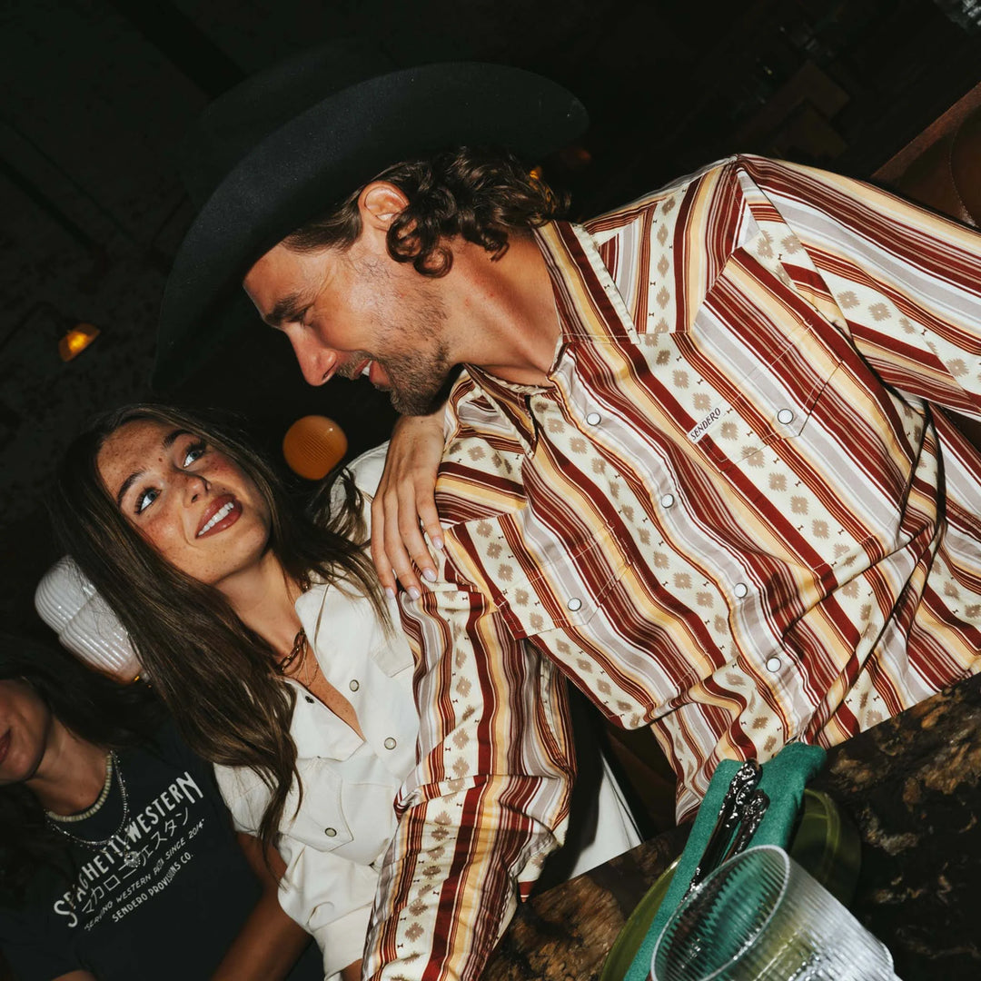 Men's Sendero Provisions Co. Wyatt Pearl Snap Long Sleeve Serape Shirt - Maroon/Clay