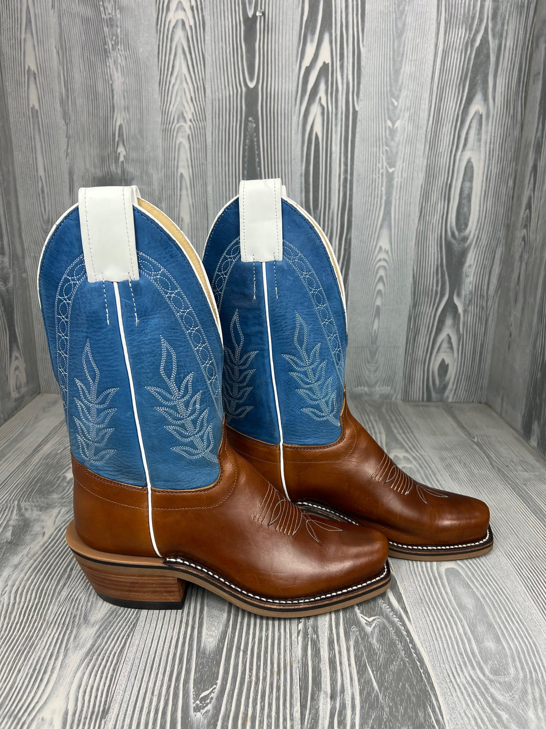Men's Olathe Tan Horsebutt with 12" Blue Barcelona Tops