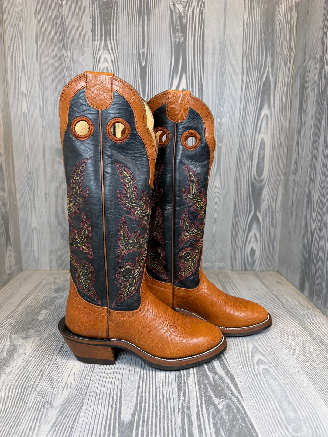 Men's Hondo Walnut Bullhide with 16" Black Volcano Tops