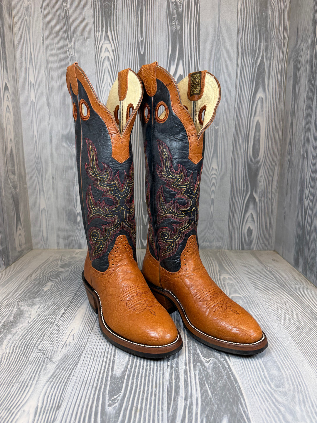 Men's Hondo Walnut Bullhide with 16" Black Volcano Tops