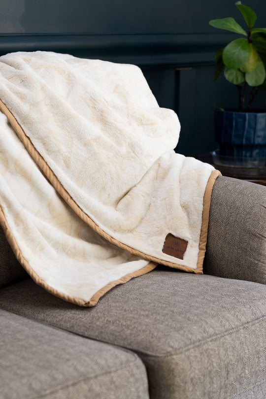 Ariat Quilted Snuggle Blanket
