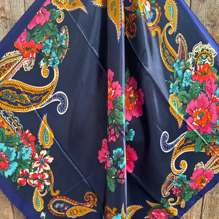 Rodeo Drive Cream & Red Four Leaf Clover Wild Rag/Scarf - WR323