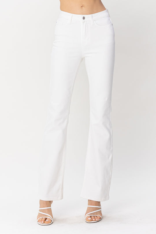 Bootcut taille moyenne pour femme Judy Blue en blanc pur avec fente à l'ourlet - 88643REG