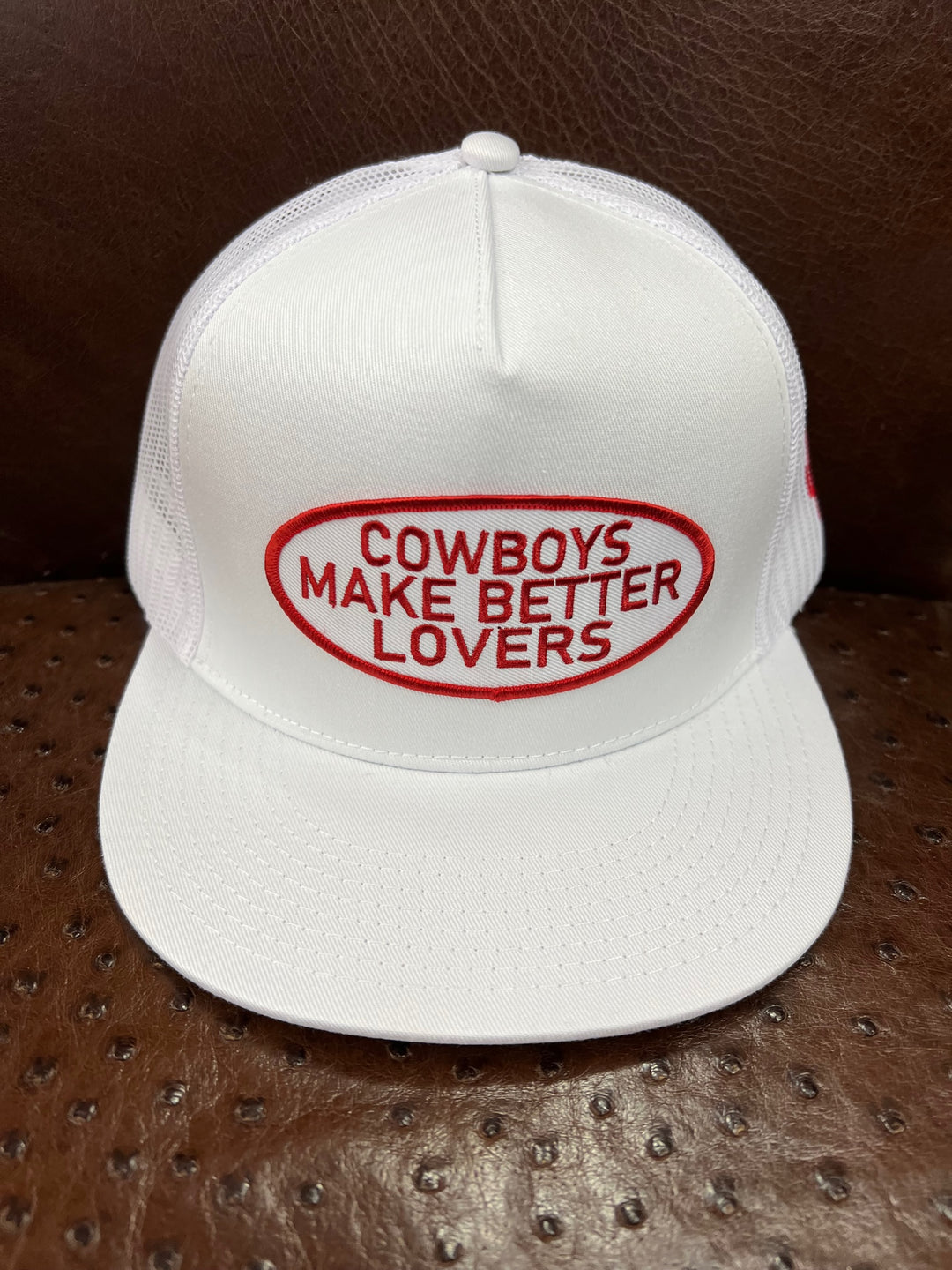 Snapback in mesh Cactus Alley bianco a 5 pannelli "Cowboys Make Better Lovers".